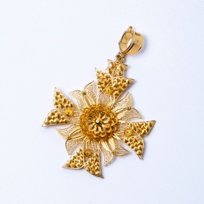 Medalha em Ouro Amarelo 19,2K Cruz de Malta em Filigrana