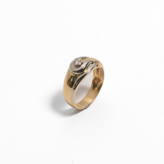Anel Bicolor (Ouro Amarelo e Branco) 19.2K com Diamante