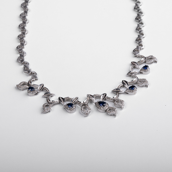 Gargantilha em Ouro Branco 18K com Safiras e Diamantes (4,0cts)