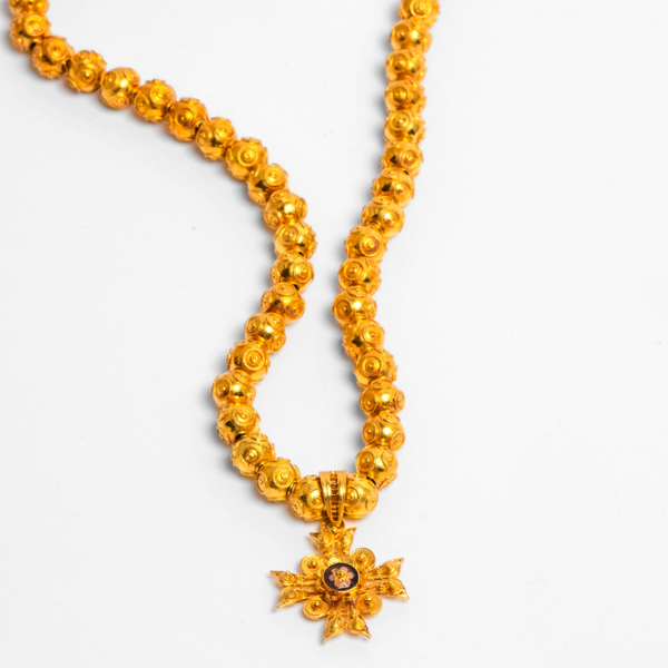 Colar em Ouro Amarelo 19.2K com Contas de Viana e Cruz de Malta