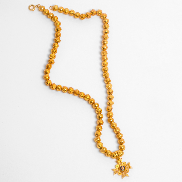 Colar em Ouro Amarelo 19.2K com Contas de Viana e Cruz de Malta