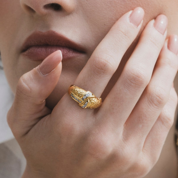 Anel em Ouro Amarelo 19.2K com 0,41cts Diamantes G