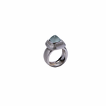 Anel em Ouro Branco com Quartzo e Diamantes