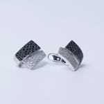Brincos em Ouro Branco 19.2k com Diamantes Brancos e Negros